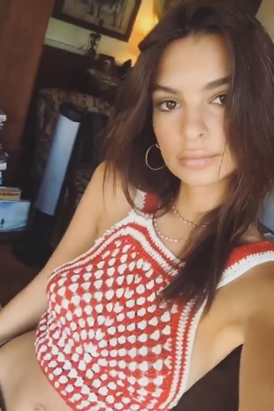 Emily Ratajkowski Instagram Story August 5, 2017