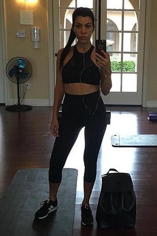 Kourtney Kardashian at the Gym November 6, 2015