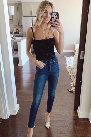 Lauren Bushnell Instagram Pic April 22, 2019