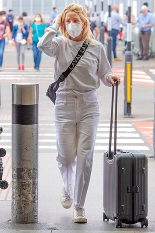 Ellie Goulding Heathrow Airport July 24, 2020