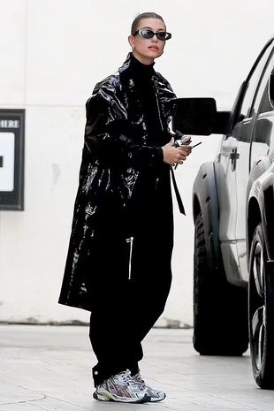 Hailey Bieber Beverly Hills January 9, 2022