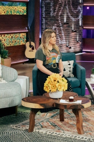 Kelly Clarkson the Kelly Clarkson Show October 28, 2020