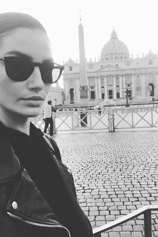 Lily Aldridge Piazza Di San Pietro, Vaticano May 15, 2016