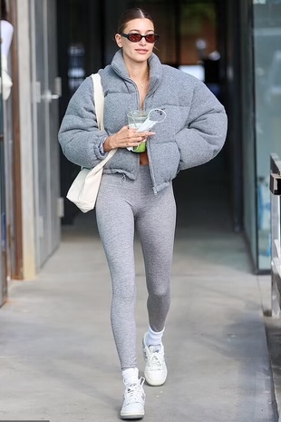 Hailey Bieber Pilates Class in Los Angeles January 8, 2022