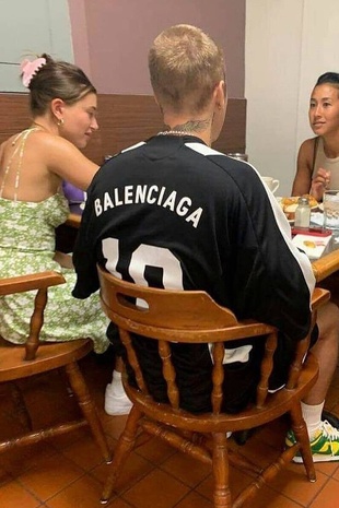 Hailey Bieber Hawaii May 31, 2021