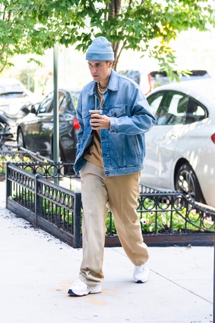 Justin Bieber Heading to Cafe Mogador June 4, 2022