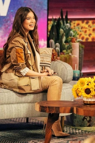 Hailee Steinfeld the Kelly Clarkson Show November 1, 2019