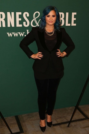 Demi Lovato Book Signing at Barnes and Noble November 23, 2013