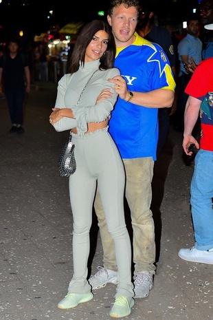 Emily Ratajkowski Drake Concert August 26, 2018