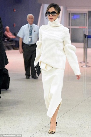 Victoria Beckham JFK Airport December 2015