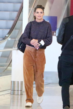 Katie Holmes Toronto Airport October 12, 2017