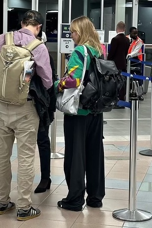 Suki Waterhouse St. Lucia Airport December 18, 2023