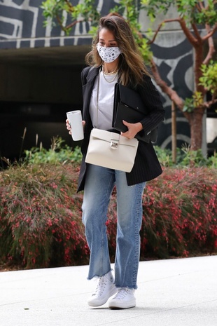 Jessica Alba Outside Her Office in Los Angeles April 23, 2021