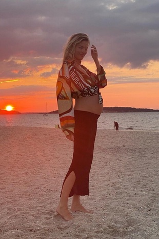 Martha Hunt Instagram August 15, 2021