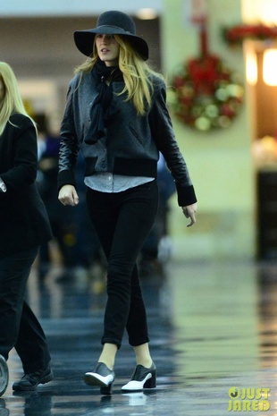 Blake Lively JFK Airport December 14, 2013