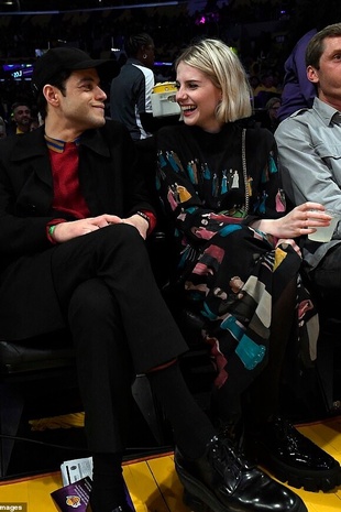 Lucy Boynton Sitting Courtside at the La Lakers Game November 29, 2019