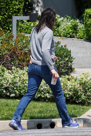 Jennifer Garner Visiting Ben Affleck on Father's Day June 16