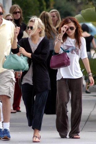 Ashley Olsen Shopping in Los Angeles August 18, 2004