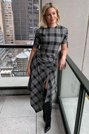 Elizabeth Banks Before Cohosting Live with Kelly and Ryan November 7, 2019