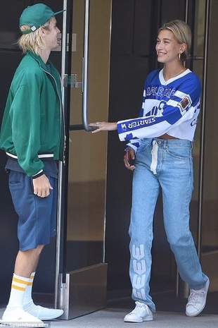 Hailey Baldwin With Justin Bieber August 5, 2018