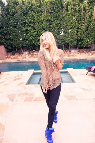 Kaley Cuoco The Coveteur Photoshoot November 19, 2012