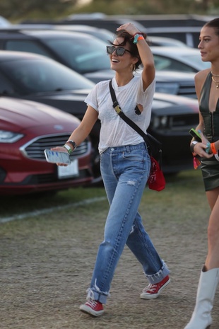 Zoey Deutch Coachella Valley Music and Arts Festival April 16, 2022