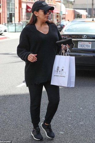 Eva Longoria Baston Nail Salon I Los Angeles February 13, 2018