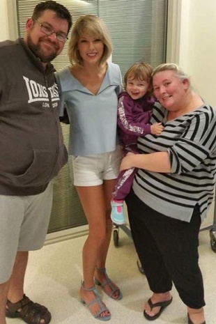 Taylor Swift Lady Cilento Children's Hospital in Australia July 12, 2016