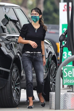 Jordana Brewster in Brentwood October 8, 2020