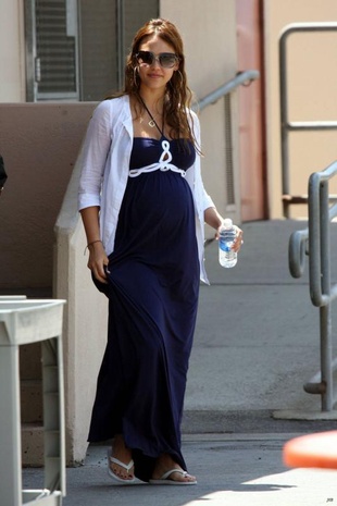 Jessica Alba Donating Baby Supplies For School For Teen Mothers. Thomas Riley High School May 2, 2008