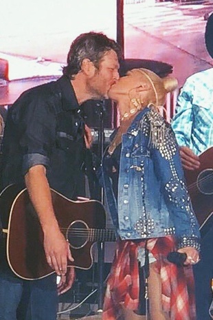 Gwen Stefani Luke Bryan's Crash My Playa Concert in Mexico January 19, 2018