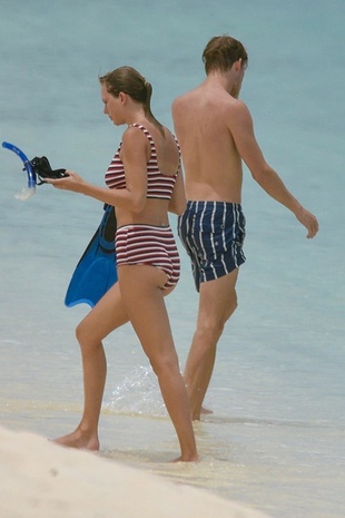 Taylor Swift with Joe Alwyn in Turks and Caicos July 5, 2018