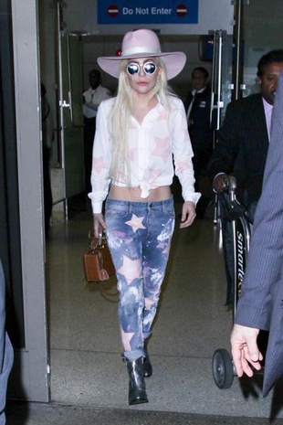 Lady Gaga LAX Airport December 8, 2016