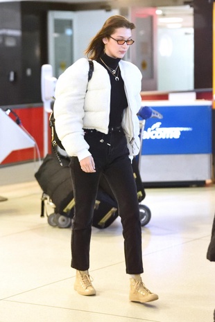 Bella Hadid Jfk Airport January 25, 2018