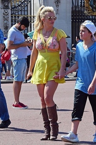 Britney Spears Buckingham Palace August 3, 2018