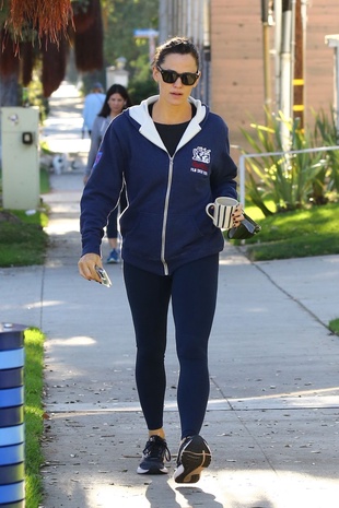 Jennifer Garner Morning Walk with a Friend November, 15 2021