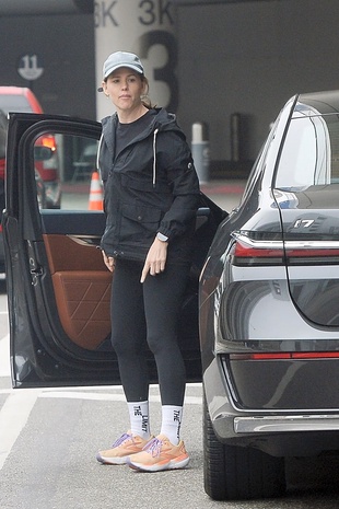 Jennifer Garner LAX Airport in Los Angeles June 1, 2024