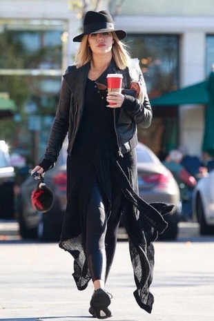 Khloe Kardashian Starbucks December 12, 2015