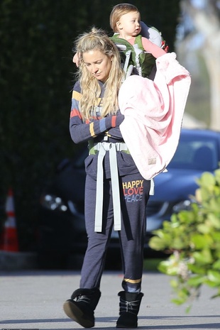 Kate Hudson Pacific Palisades March 28, 2020