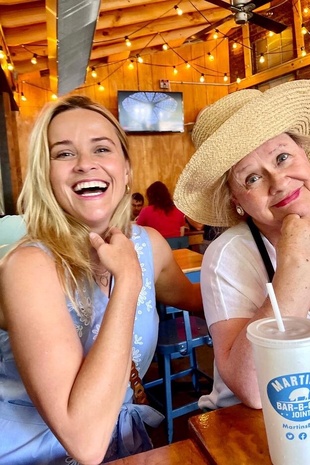 Reese Witherspoon Martin's Bar-B-Que Joint July 11, 2021