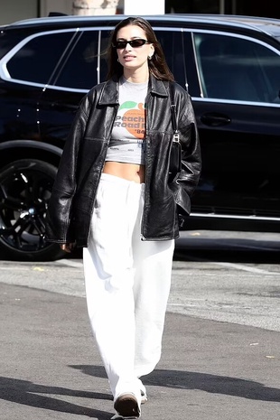 Hailey Bieber Beverly Hills October 22, 2022