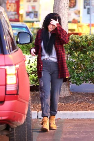 Kylie Jenner Calabasas Commons January 21, 2015