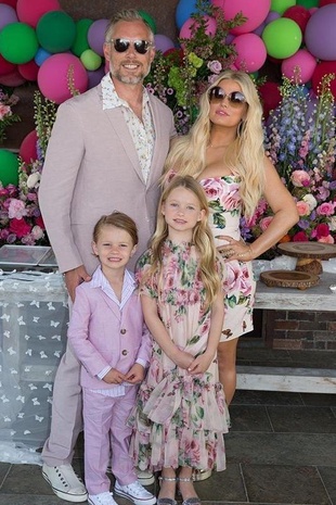 Jessica Simpson Easter April 1, 2018