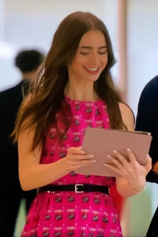 Lily Collins Emily in Paris 1.01 October 2, 2020