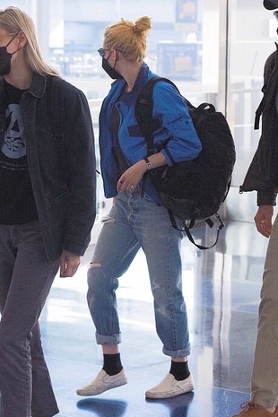 Kristen Stewart JFK Airport November 6, 2021