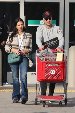 Jessica Alba Shopping at Target in Baldwin Hills December 23, 2022