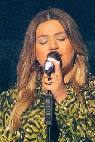 Kelly Clarkson The Kelly Clarkson Show June 8, 2021