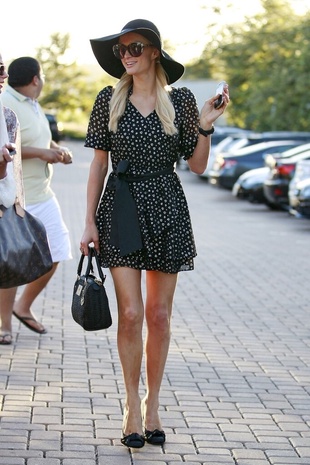 Paris Hilton Shops in Malibu July 1, 2012