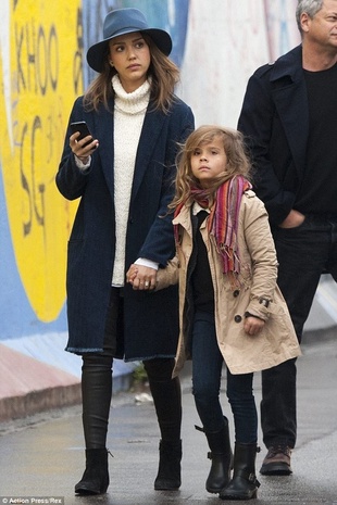 Jessica Alba Berlin Wall March 25, 2014