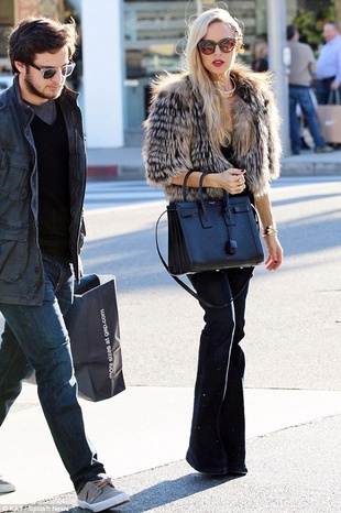 Rachel Zoe Shopping at the Gap December 20, 2014